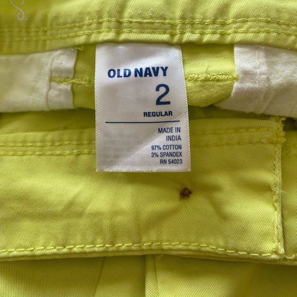 Old Navy Capris - Size 2 - Lime Green - Picture 4 of 8